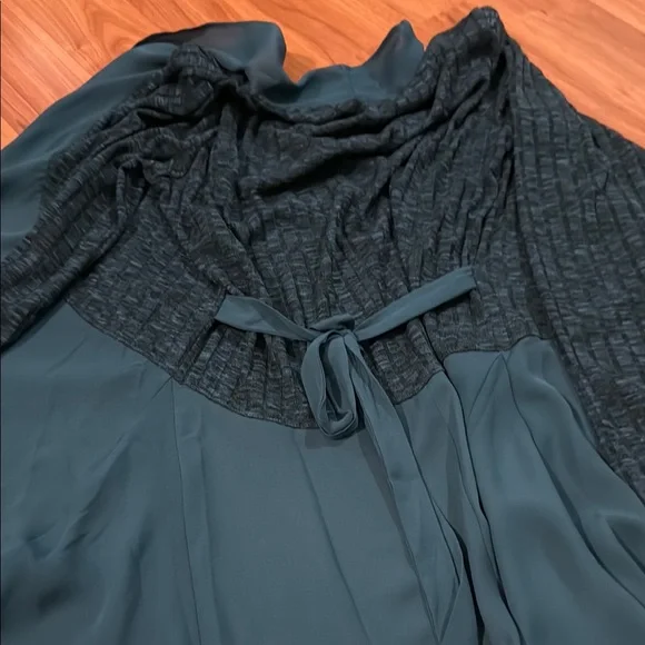 Elegant Teal Women's Sweater - Picture 6 of 6